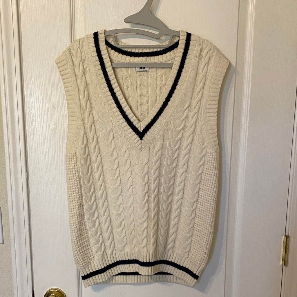 Aritzia Sunday Best Cream And Navy Cable Knit Vest Size Small